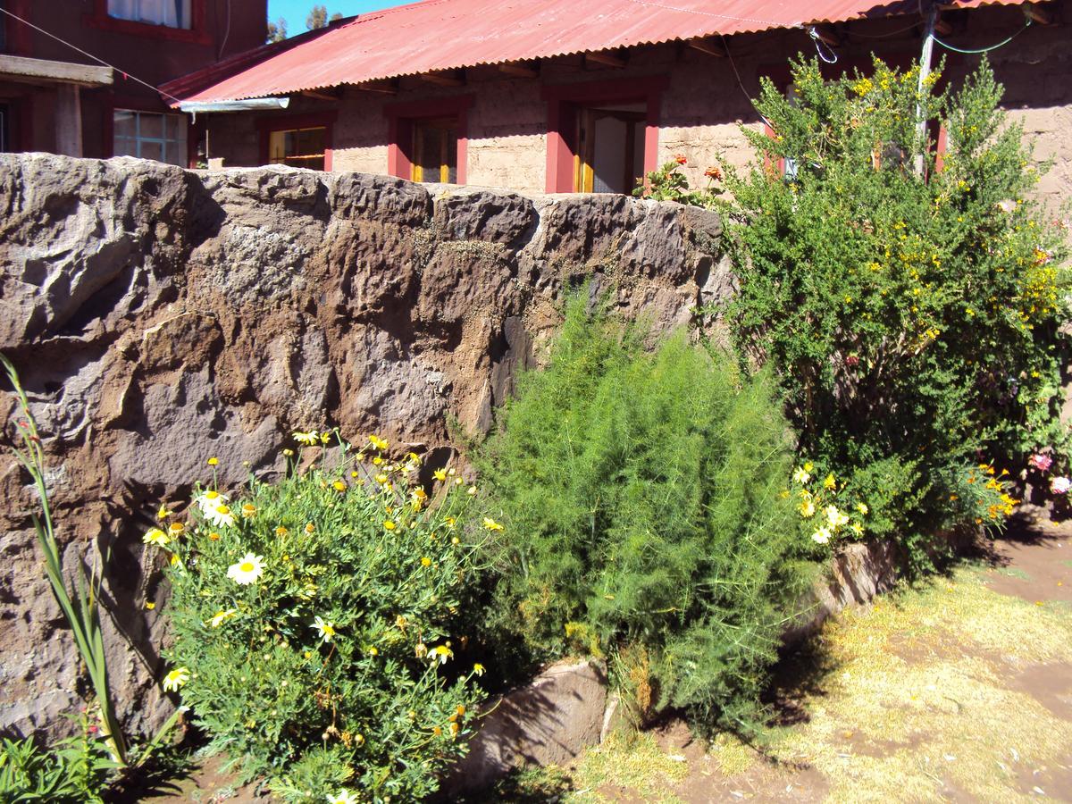 Taquile Familia Celso Hotel Huillanopampa Exterior photo